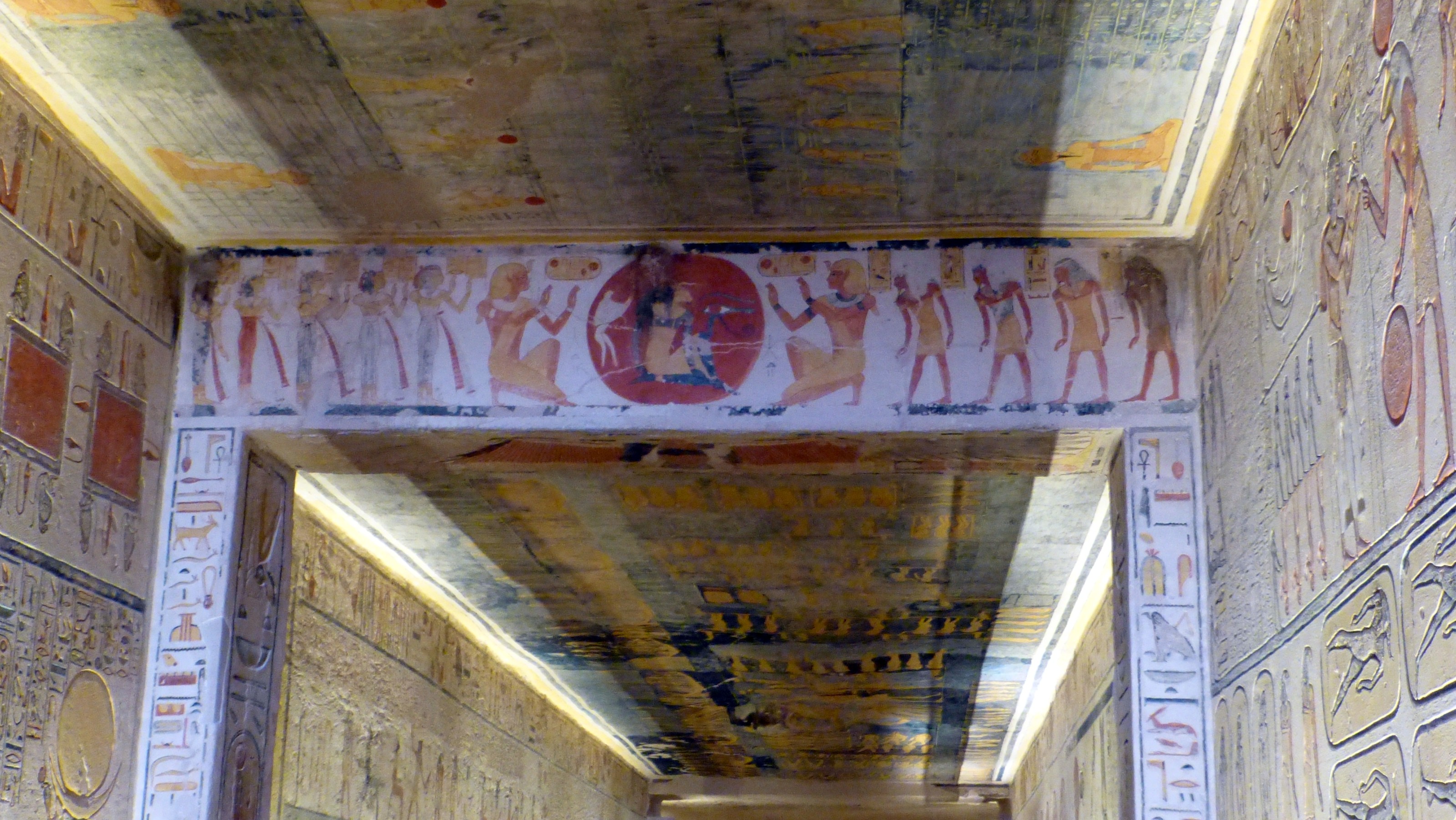 Here we see paintings on the lintel.