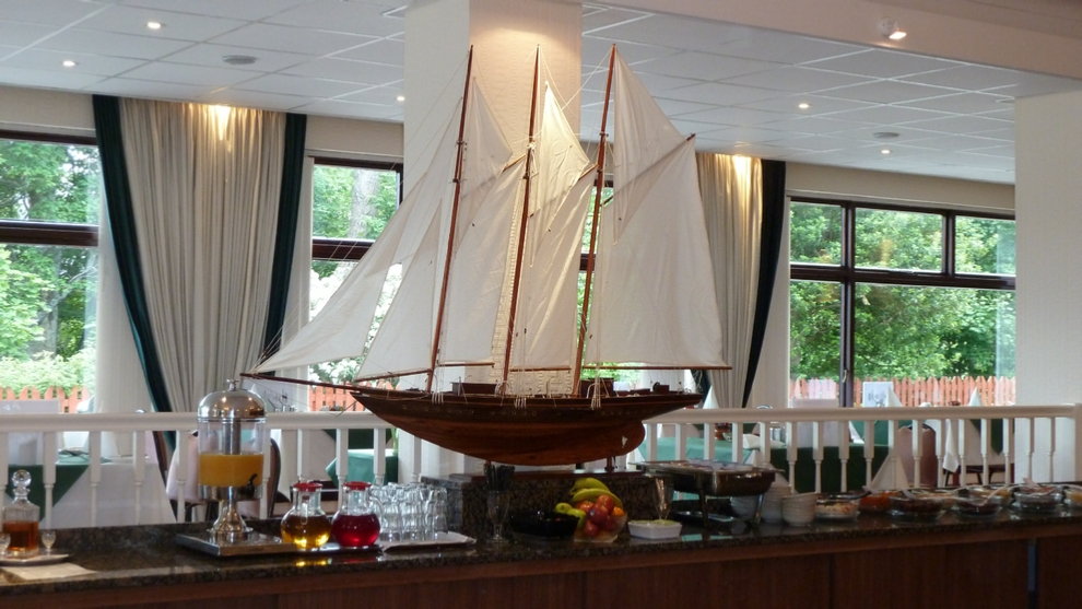 In the restaurant of the Royal Hotel