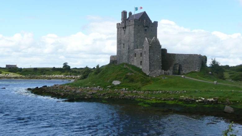 Dunguaire Castle, Co. Clare (Ireland's most photographed castle)