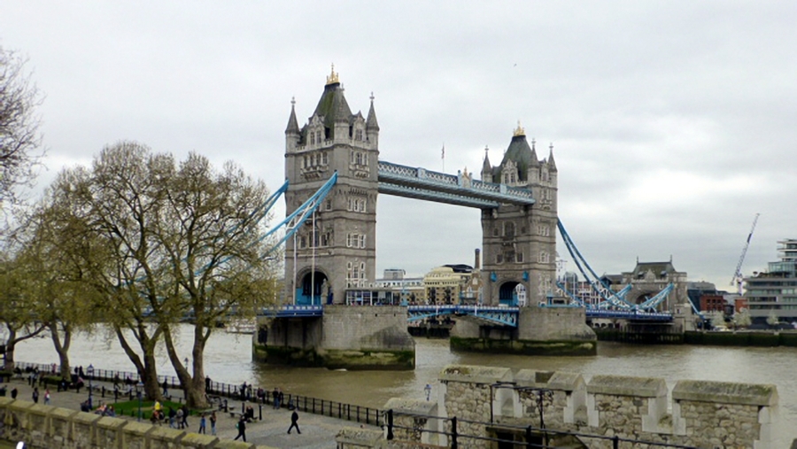 The Tower Bridge, not to be confused with London Bridge.