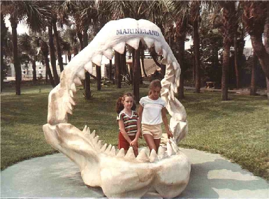 Glenda & Amy at Marineland