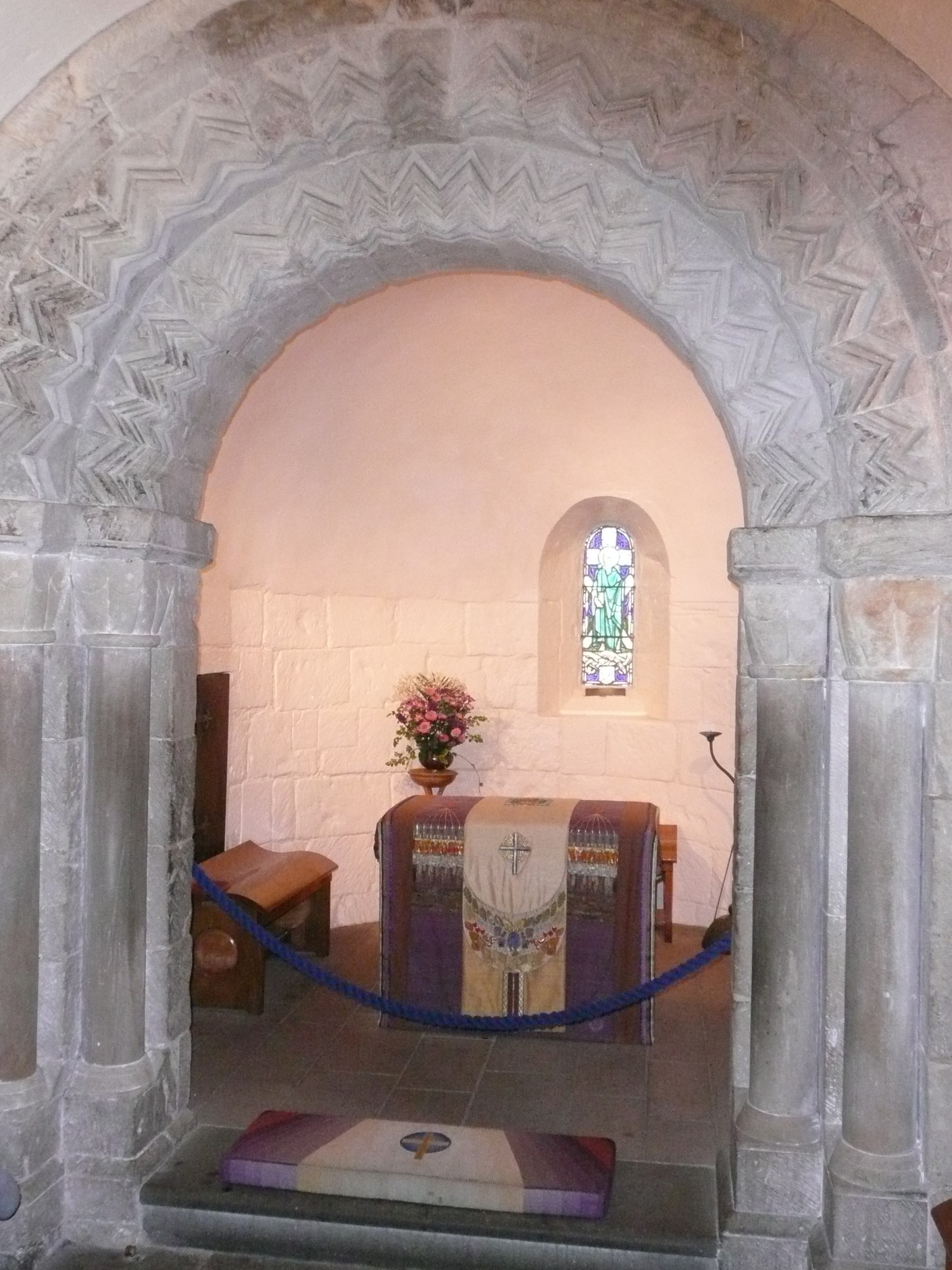 St. Margaret's Chapel - built by King David I around 1130. (2008)