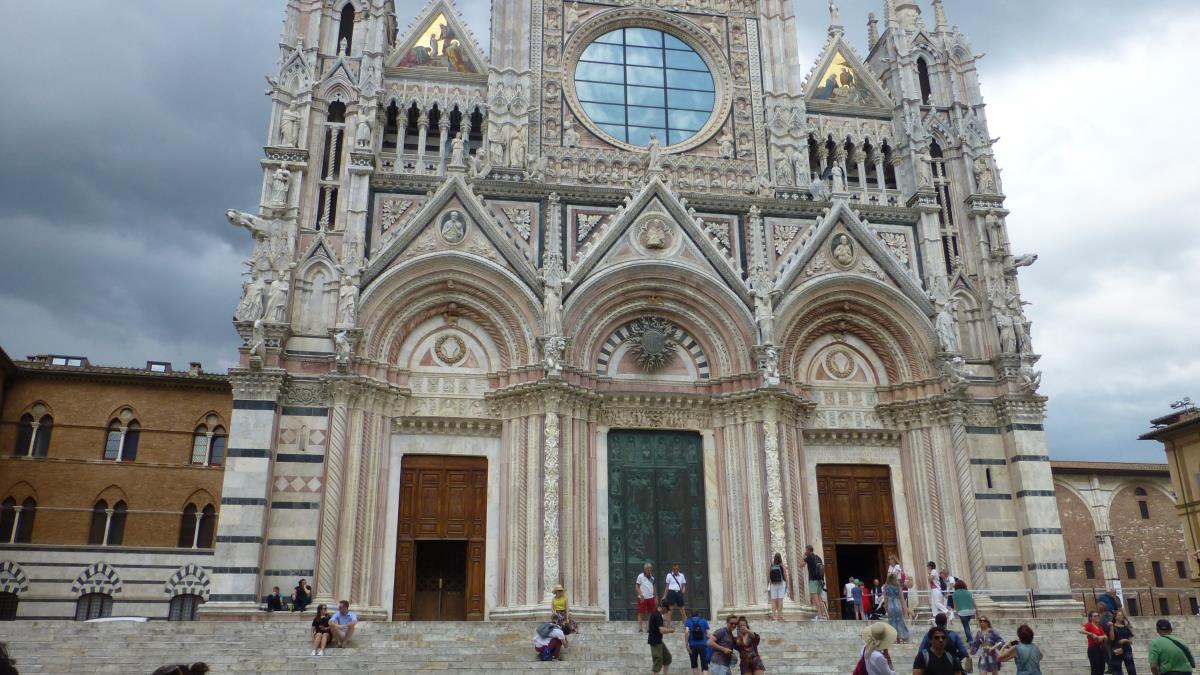 The entrance to the Duomo