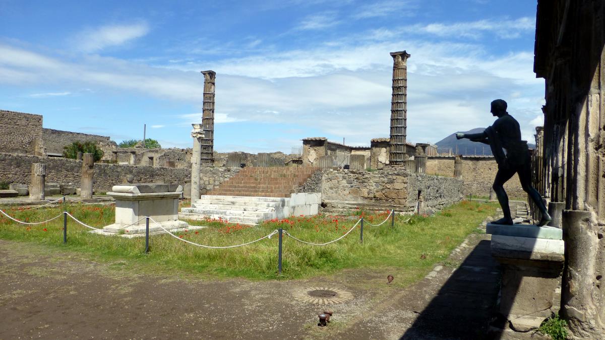 Tempio di Apollo</b> (Temple of Apollo)